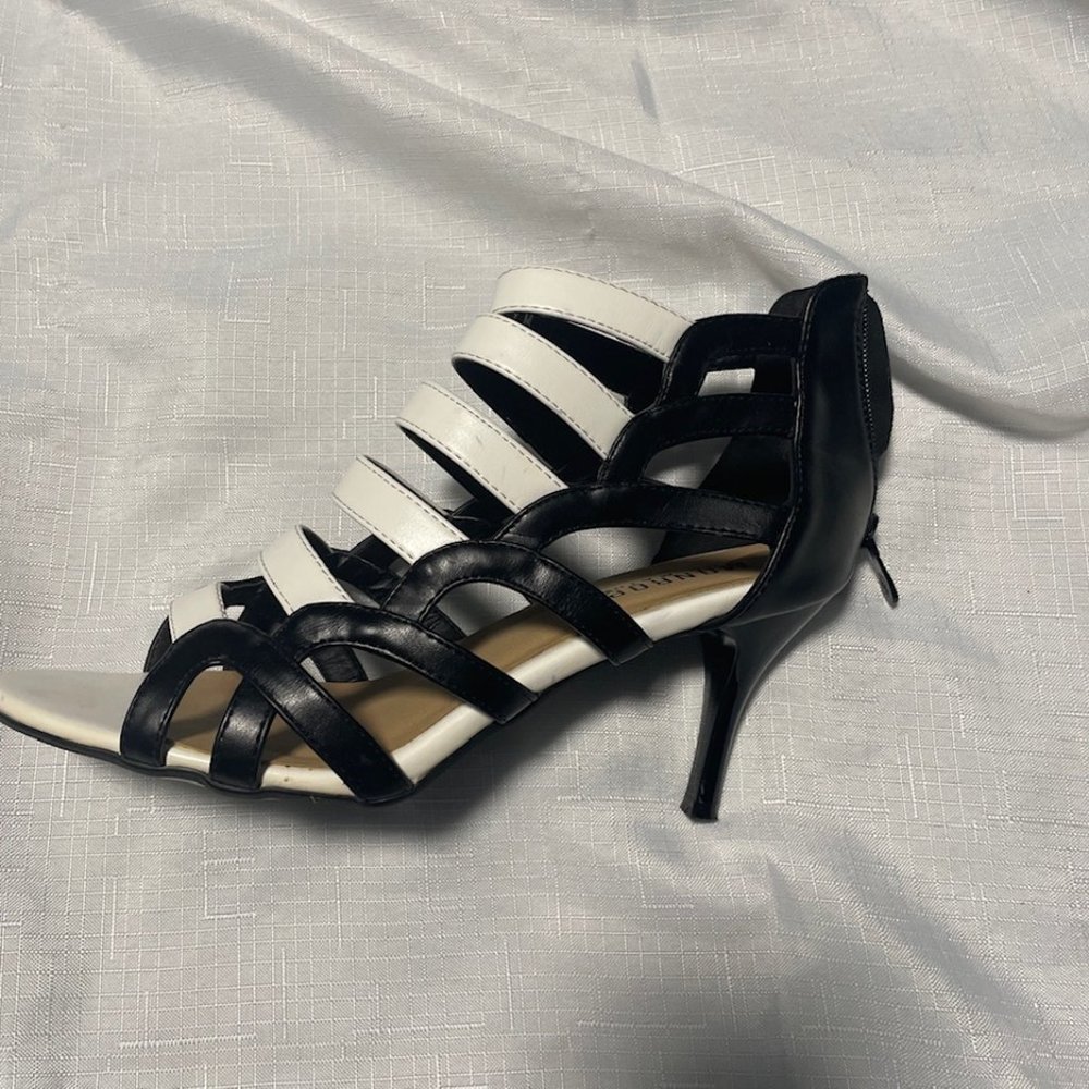 Monroe & Main Black and White Cora High Heel Women's Shoes Size 9M